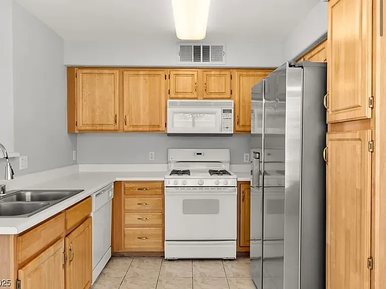 5710 E Tropicana Ave #1035 — Photo 4
