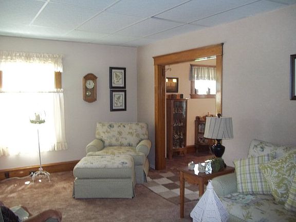 4th image of 576 North St