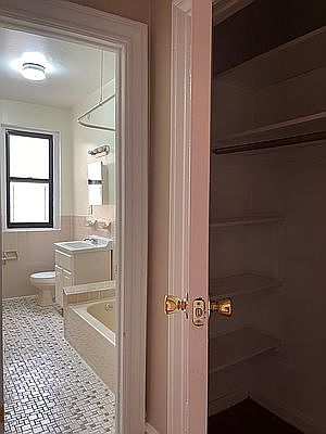 5th image of 3661 Waldo Ave #32