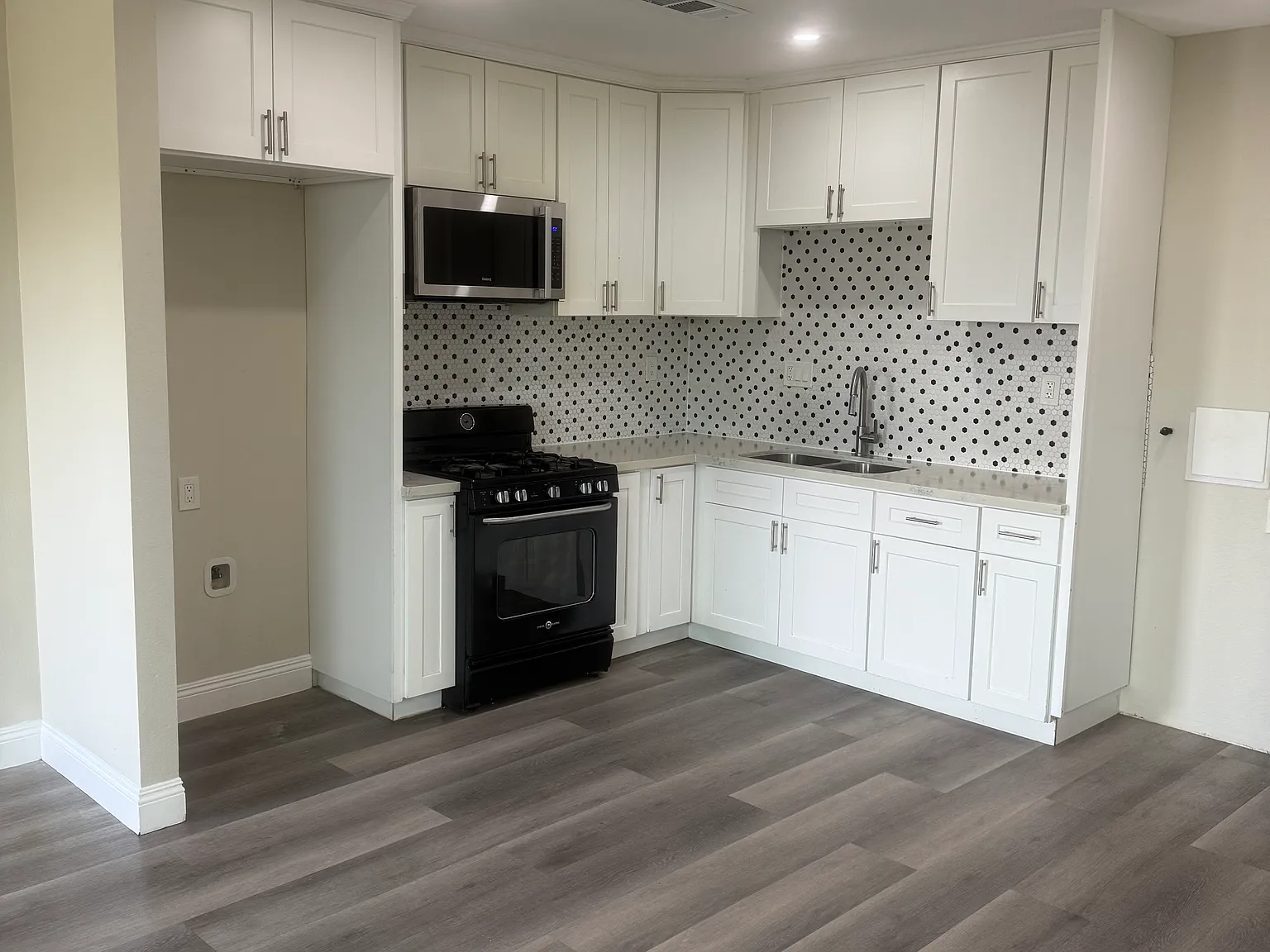 4 bed, 1745 sqft, $2,500 — Photo 1