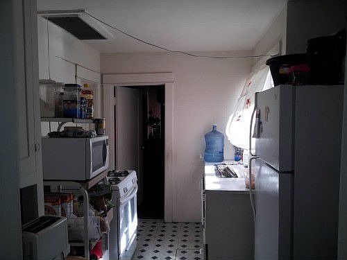3rd image of 7806 Seville Ave
