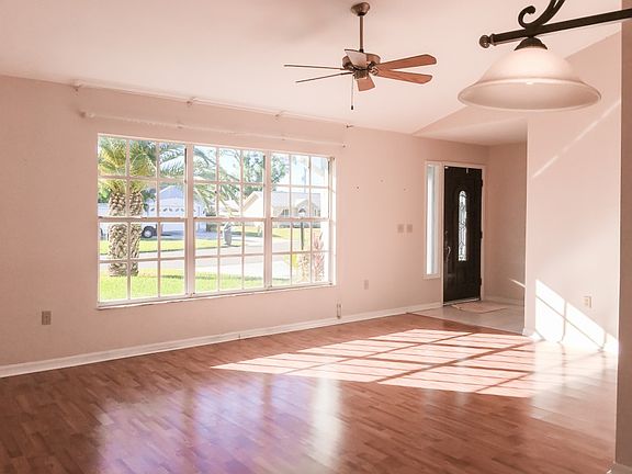 4th image of 707 Arianne Ct