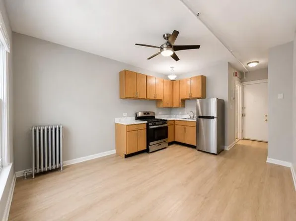 1101 W Granville Ave #209, Chicago, IL 60660
