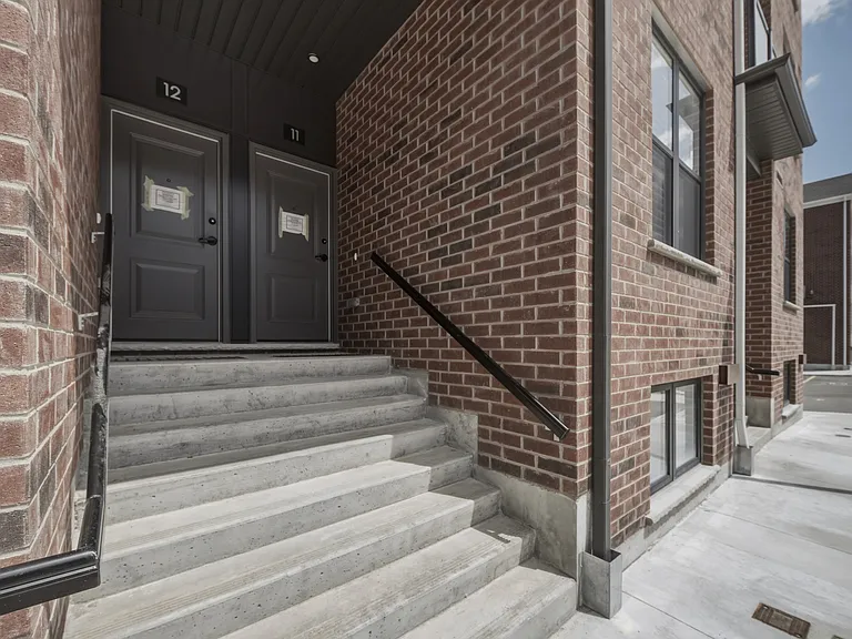 31 Mill St #12 — Photo 2