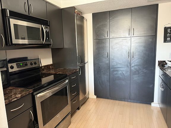 5th image of 1731 Beacon St APT 423