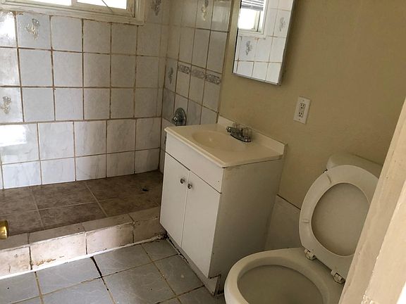 2nd image of 85486 Cairo Ave