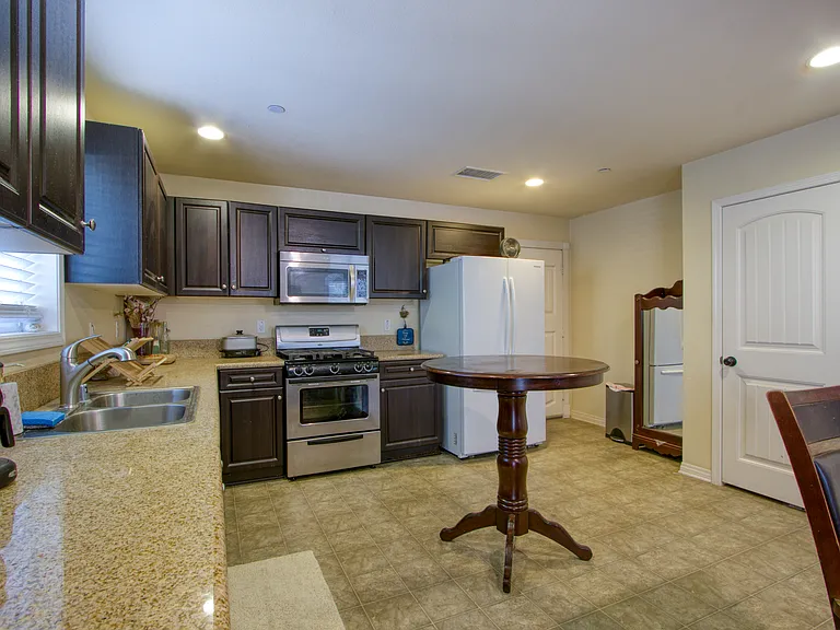142 Diego Rd — Photo 12