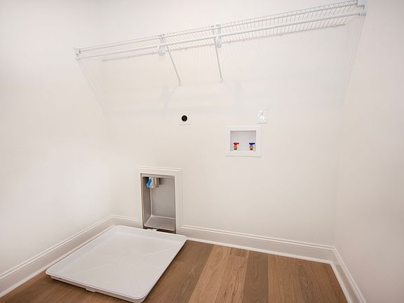 4th image of 3411 Majestic Hills Way #Tv47