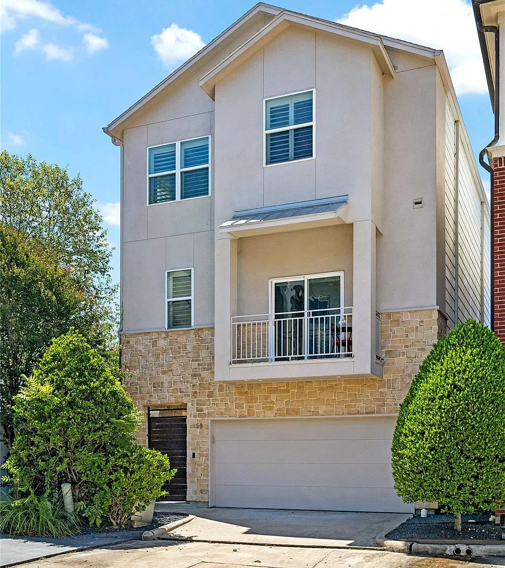 3 bed, 3.5 bath, 2705 sqft, $3,950 — Photo 2