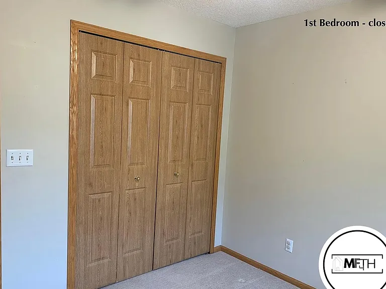 Raymond Ln — Photo 15