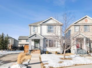 327 S Copperstone Grv SE, Calgary, AB T2Z4X9