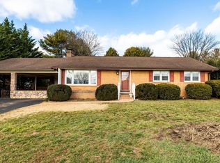 40 Parkview Dr, Waynesboro, VA 22980