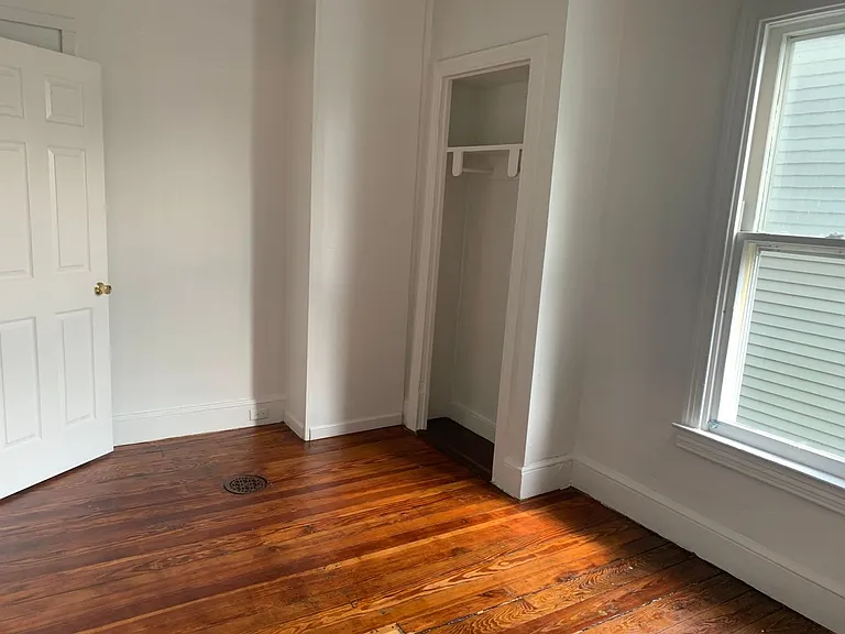 620 Company St — Photo 17
