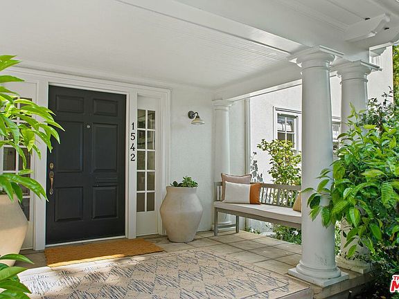 4th image of 1542 Courtney Ave