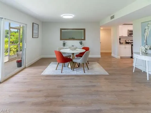 96 Glades BLVD #513, NAPLES, FL 34112