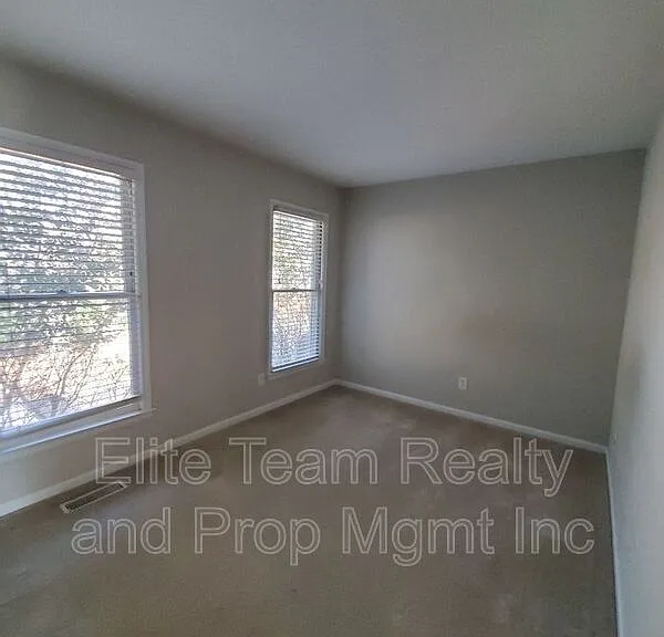 230 S Cedar St #5 — Photo 11