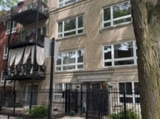 902 W Agatite Ave #T, Chicago, IL 60640