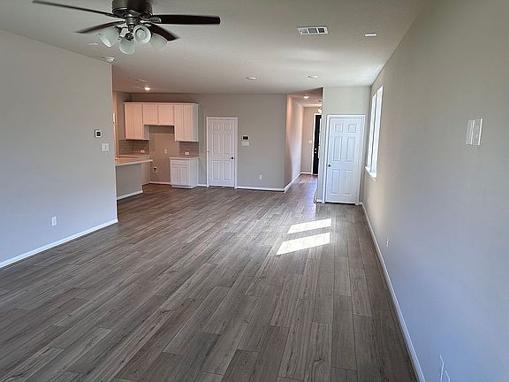 4th image of 2306 Sweet Bay Dr