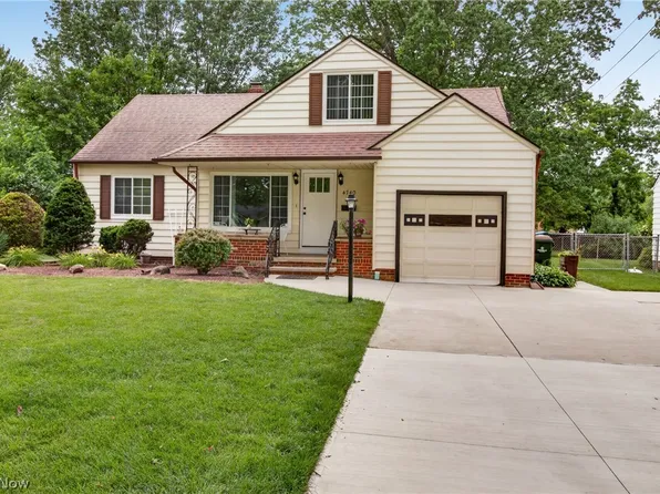 4740 Silverdale Rd, North Olmsted, OH 44070