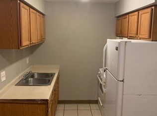 2675 S 13th St APT 9, Milwaukee, WI 53215