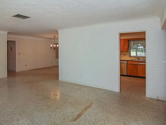 4th image of 6220 26th Ave N