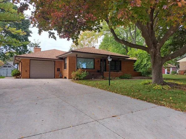 945 13th AVENUE, Grafton, WI 53024