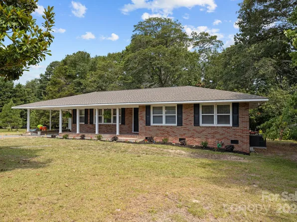 1698 Bayspring Rd, Heath Springs, SC 29058