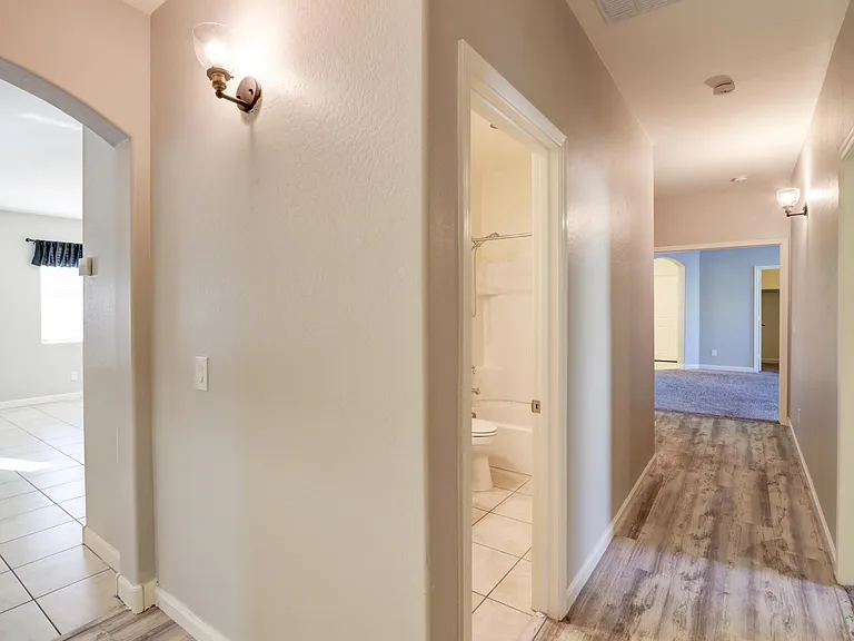 752 W Silver Reef Dr — Photo 13