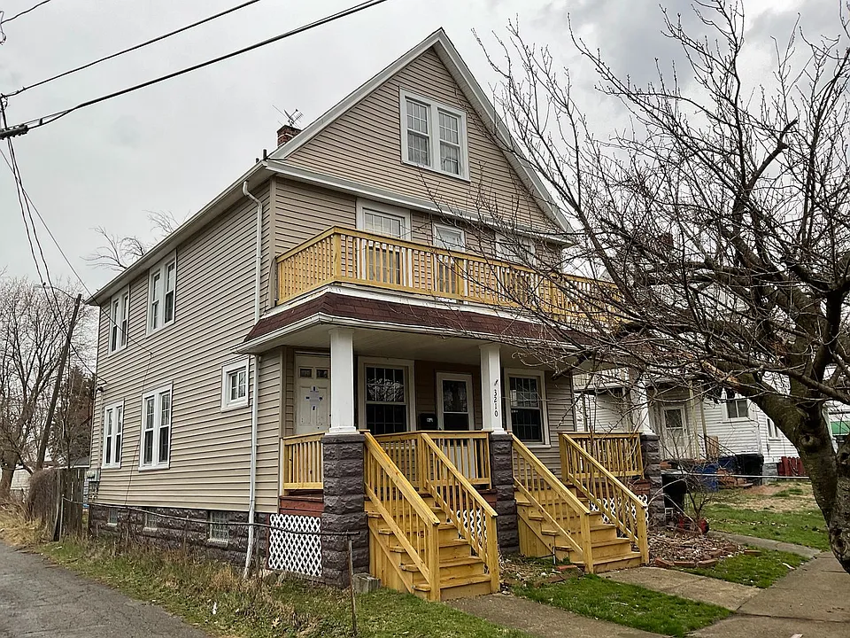 3210 Louisiana Ave