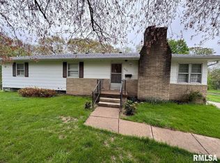 4528 5th St #B, East Moline, IL 61244