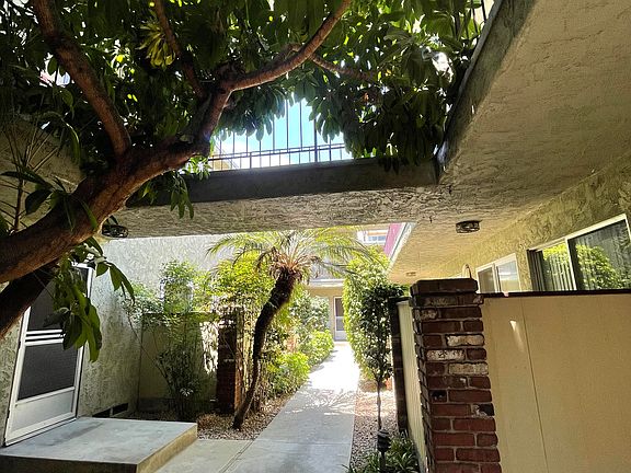 2nd image of 3343 Bagley Ave APT 1
