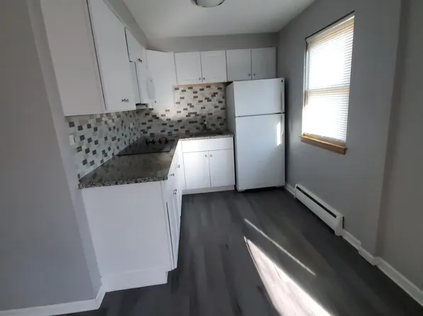 50 N McAree Rd #4, Waukegan, IL 60085