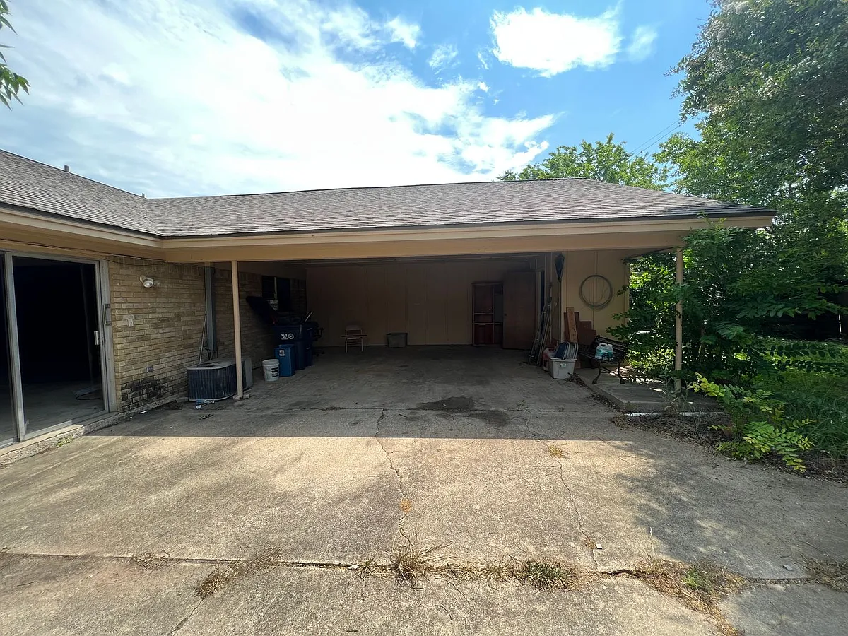 Building Photo - 6602 Wiethorn Dr