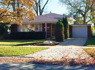 4825 W 105th St, Oak Lawn, IL 60453