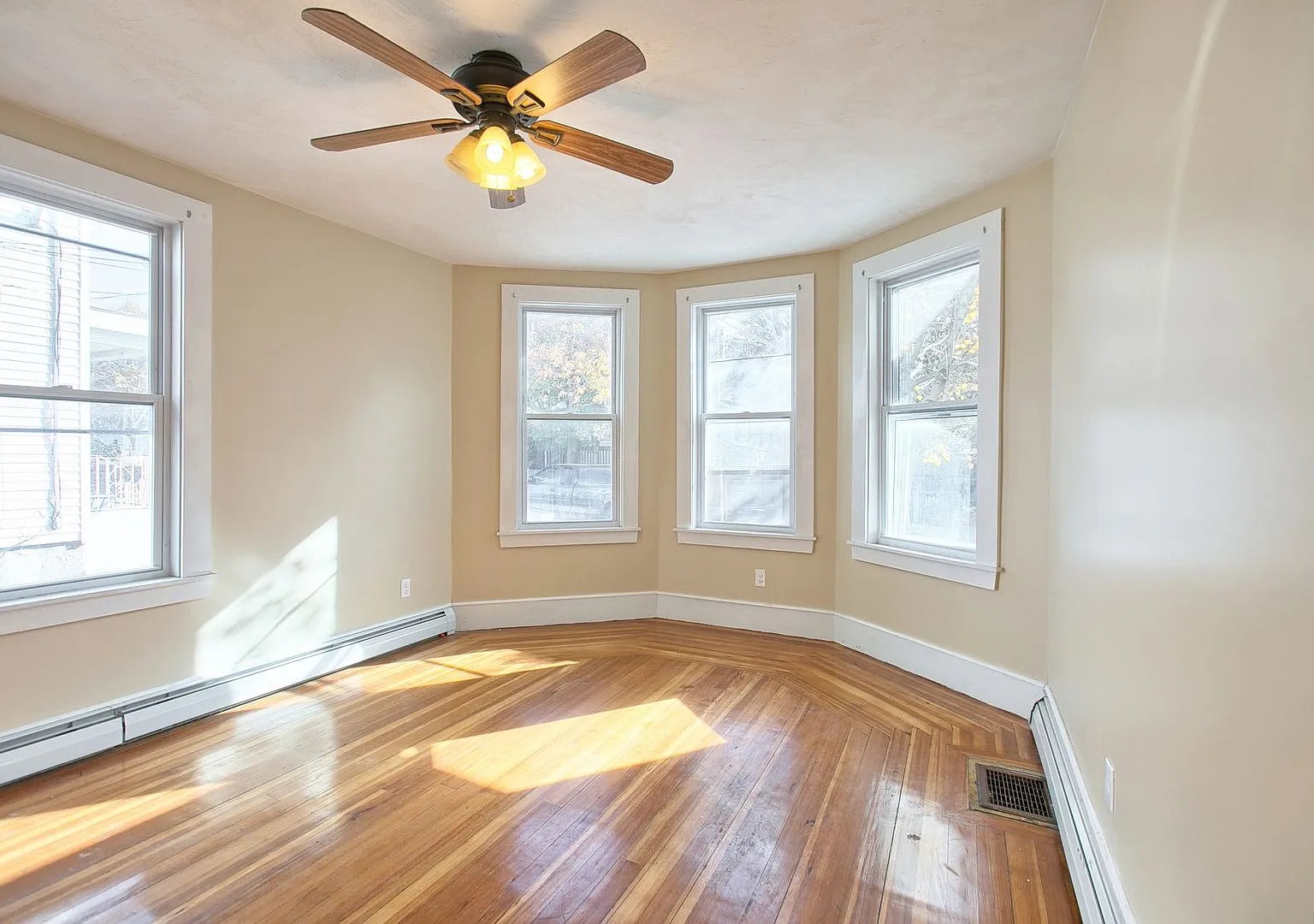 23 Simon Street — Photo 2