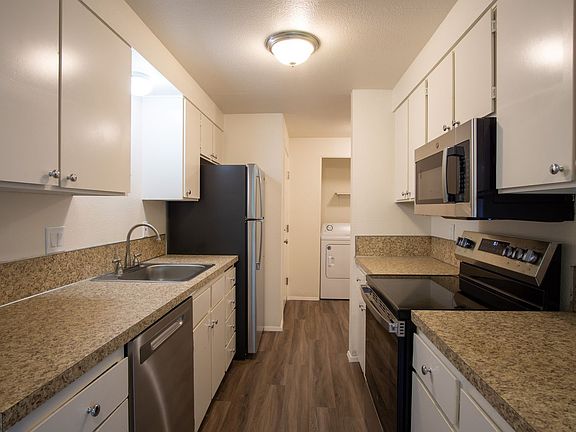 4th image of 2628 NE Red Sunset Dr APT 102