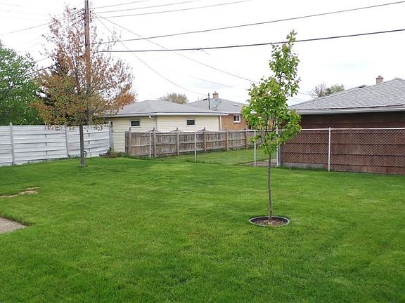 3rd image of 136 Nagel Dr