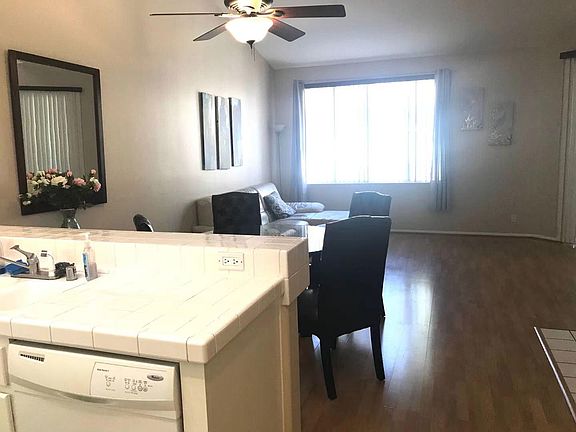 5th image of 2747 Dietrich Dr