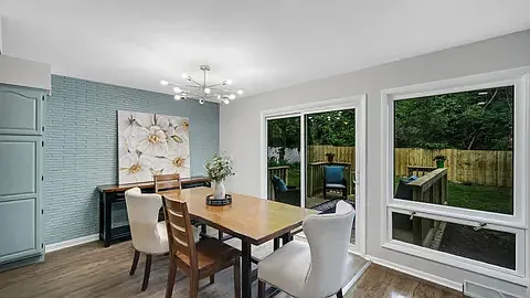 4 bed, 2496 sqft, $2,500 — Photo 3
