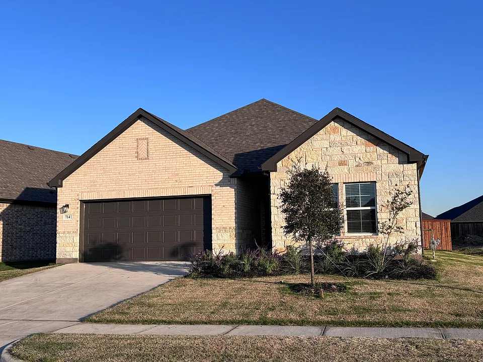 714 Carson Dr