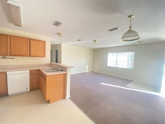 3rd image of 508 Paulling Dr #1