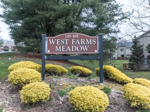 195 Village Square Drive APT 28, New Britain, CT 06053