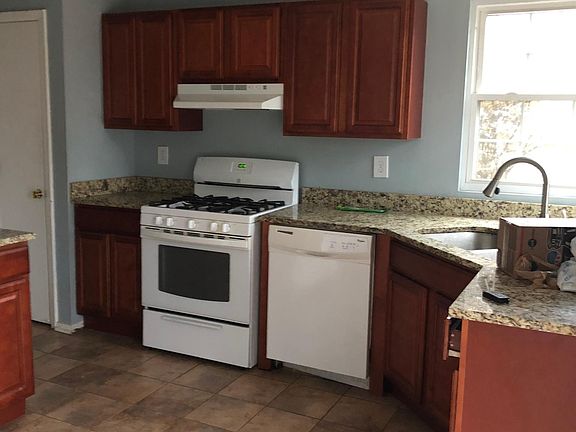 4th image of 4940 N Bridges Dr