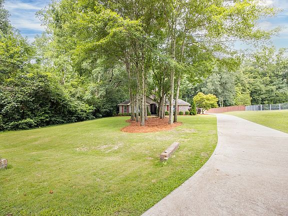 3rd image of 53 Lee Road 518