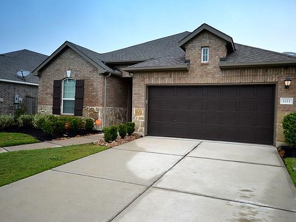 4th image of 2211 Hidden Meadow Ln