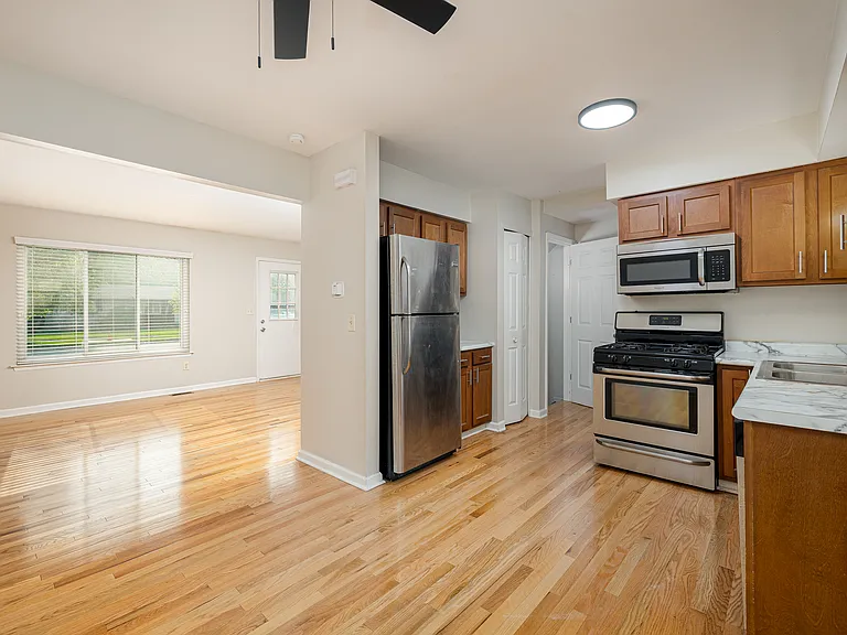 251 Sheffield Dr — Photo 22