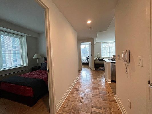 5th image of 1510 Lexington Ave #7V
