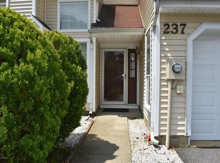 237 Daffodil Dr, Freehold, NJ 07728