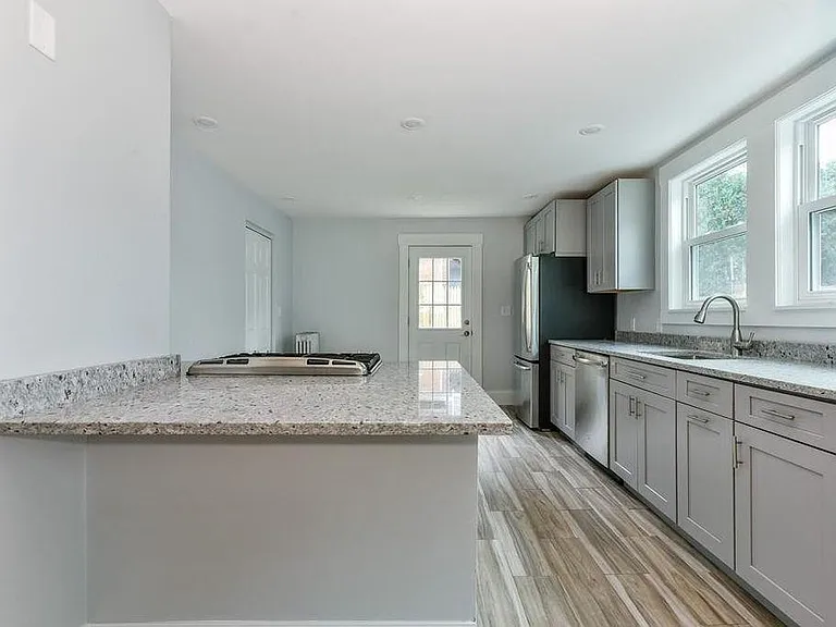 41 Glenwood Rd #1 — Photo 4