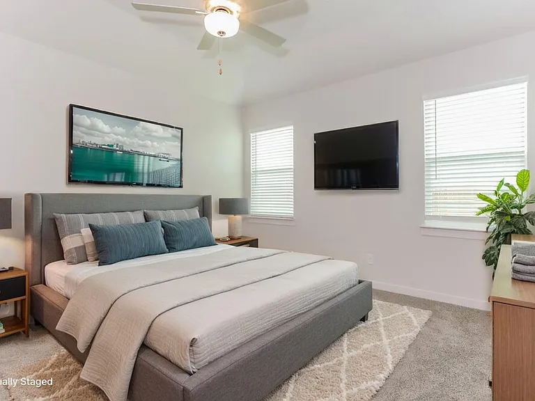 208 Julian Davis Dr — Photo 9